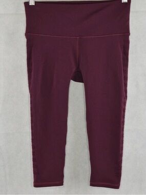 Lululemon Athletica 17” Reveal Capri Leggings. Mesh Striped Design Women Size 6